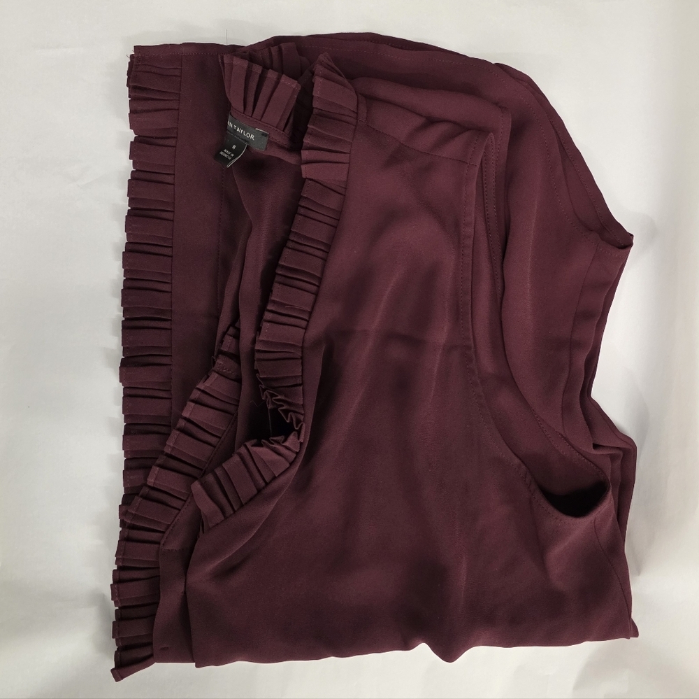 Ann Taylor Burgandy Wine Sleeveless Shell flowy Button Blouse Size M